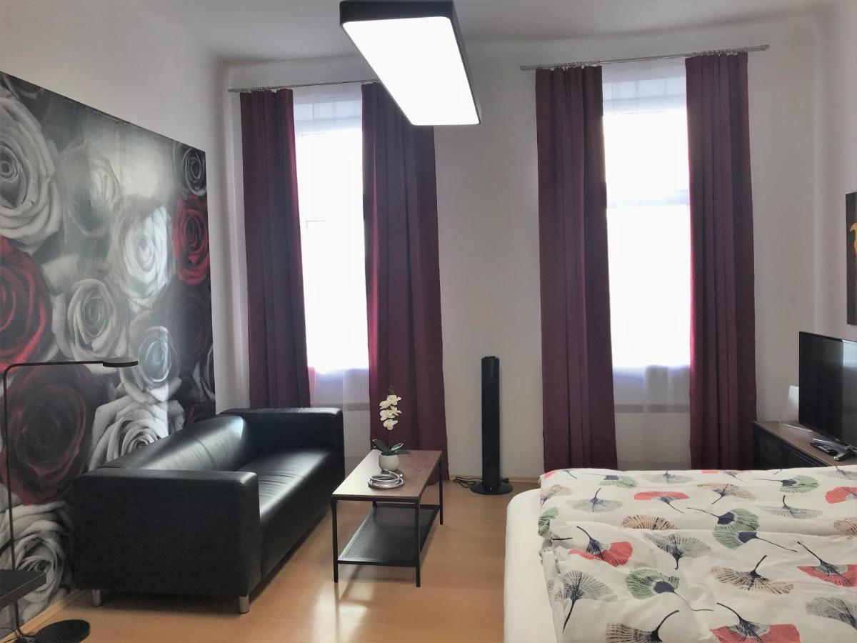 Studio & Apartments Near Reumannplatz Wien Eksteriør billede